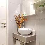 Charming Renovated Next To The Sea * Šibenik